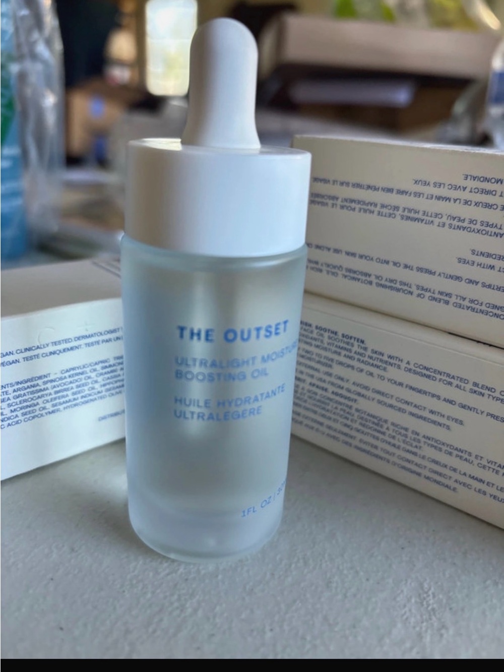Ultralight Moisture Boosting Oil - White